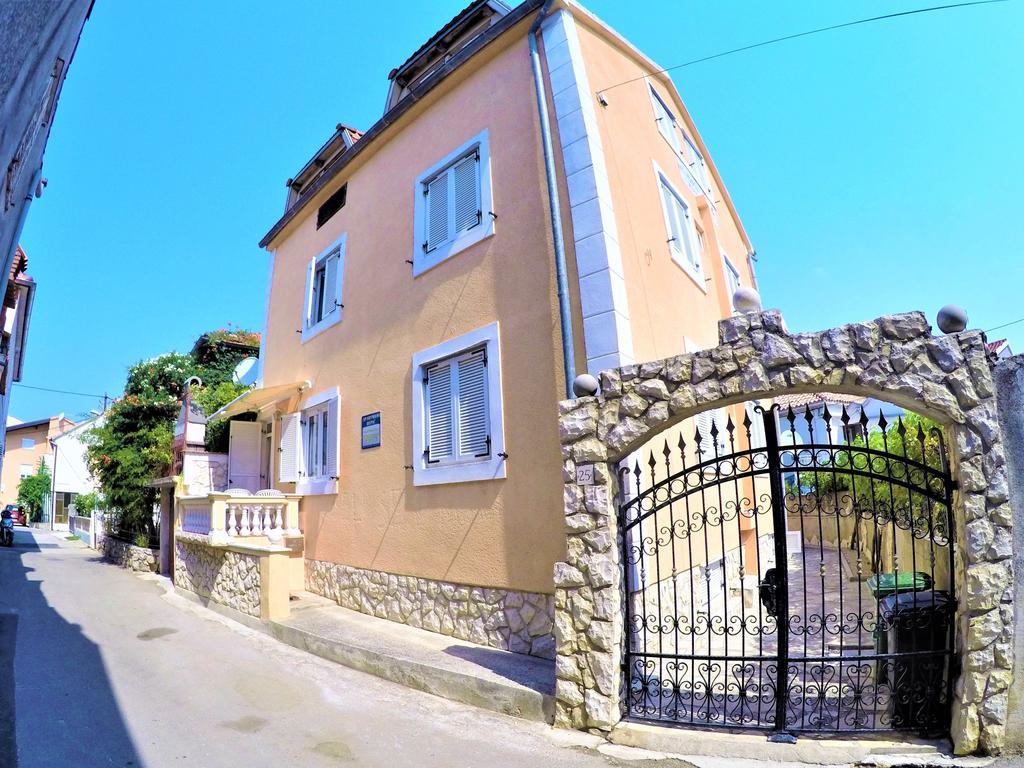 Orange City Apartment'S Repic Biograd Na Moru Eksteriør billede