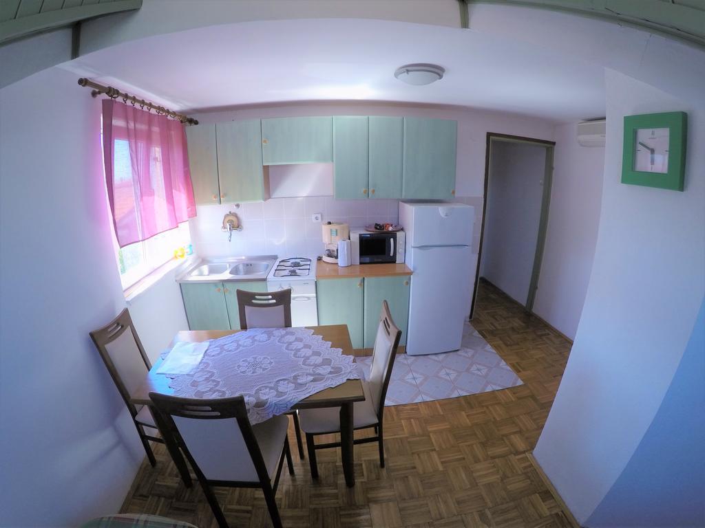 Orange City Apartment'S Repic Biograd Na Moru Eksteriør billede