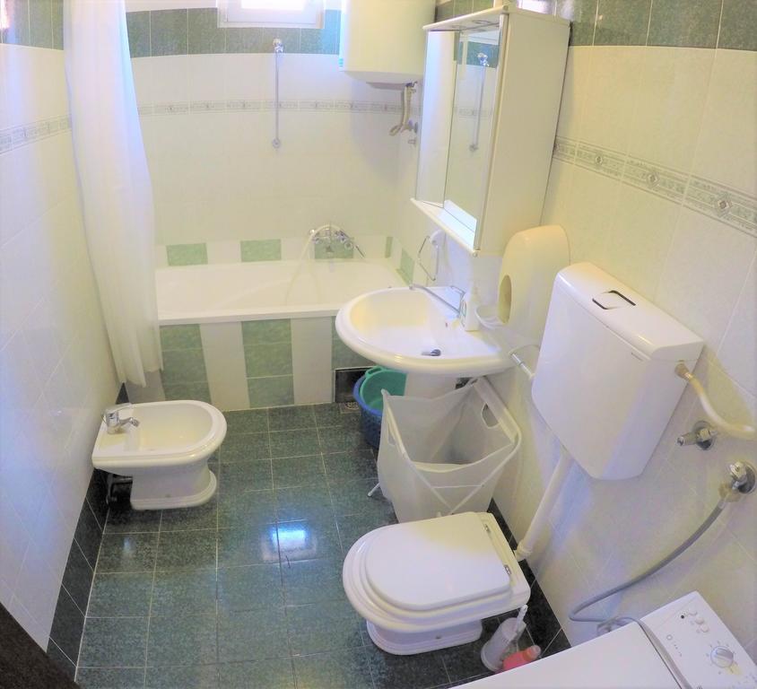 Orange City Apartment'S Repic Biograd Na Moru Eksteriør billede